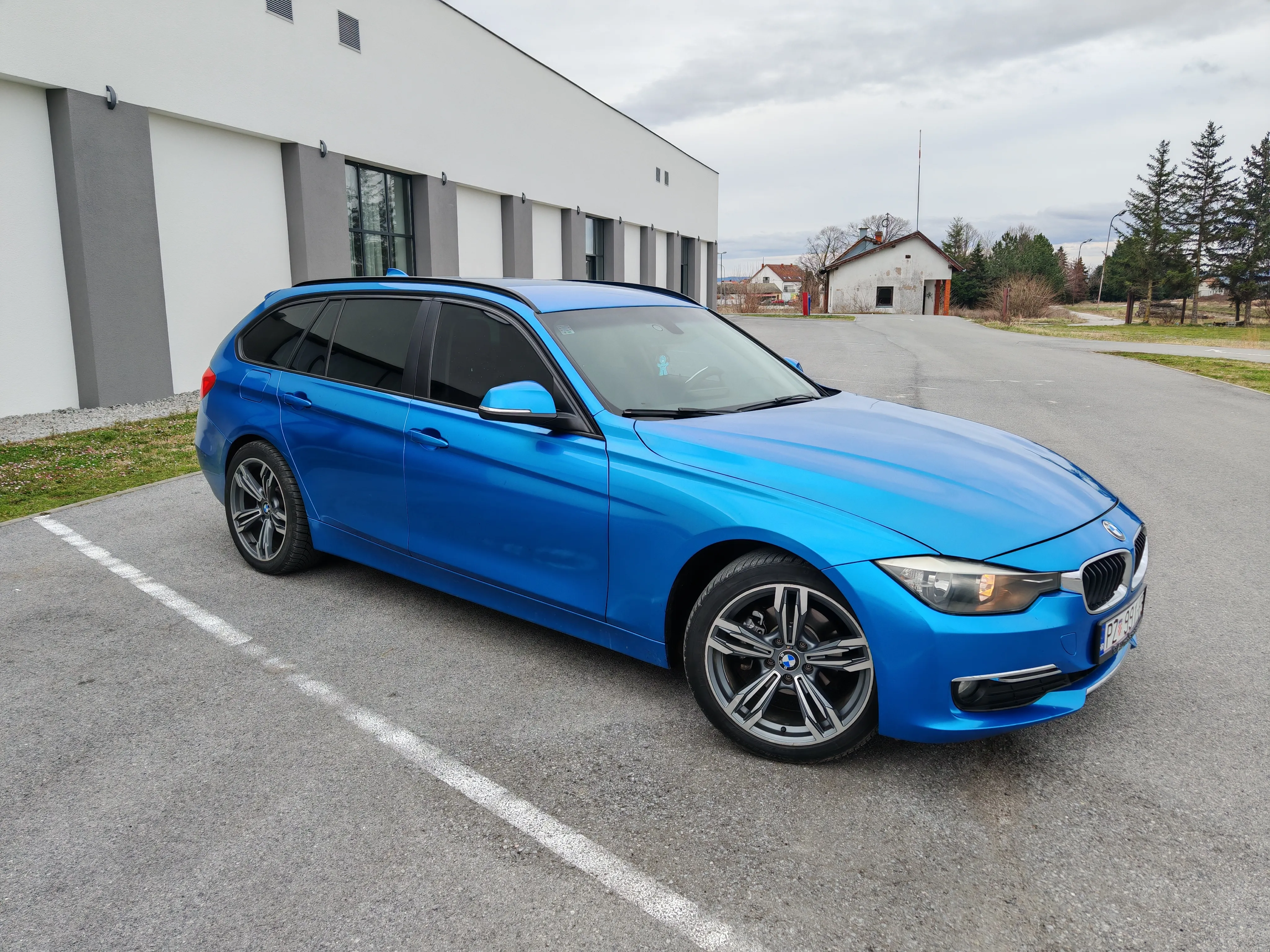 bmw f31 318da efficientdynamics, luxury line individual 2014 - slika 10
