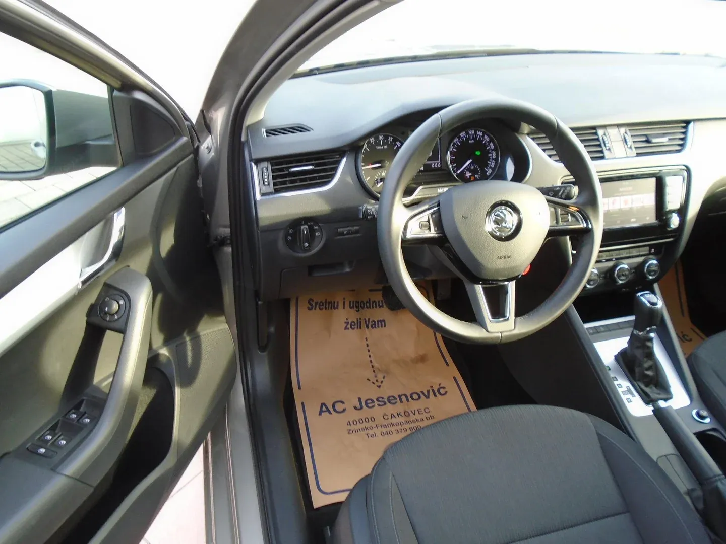 03202 škoda octavia combi style 1.6 tdi dsg - slika 8