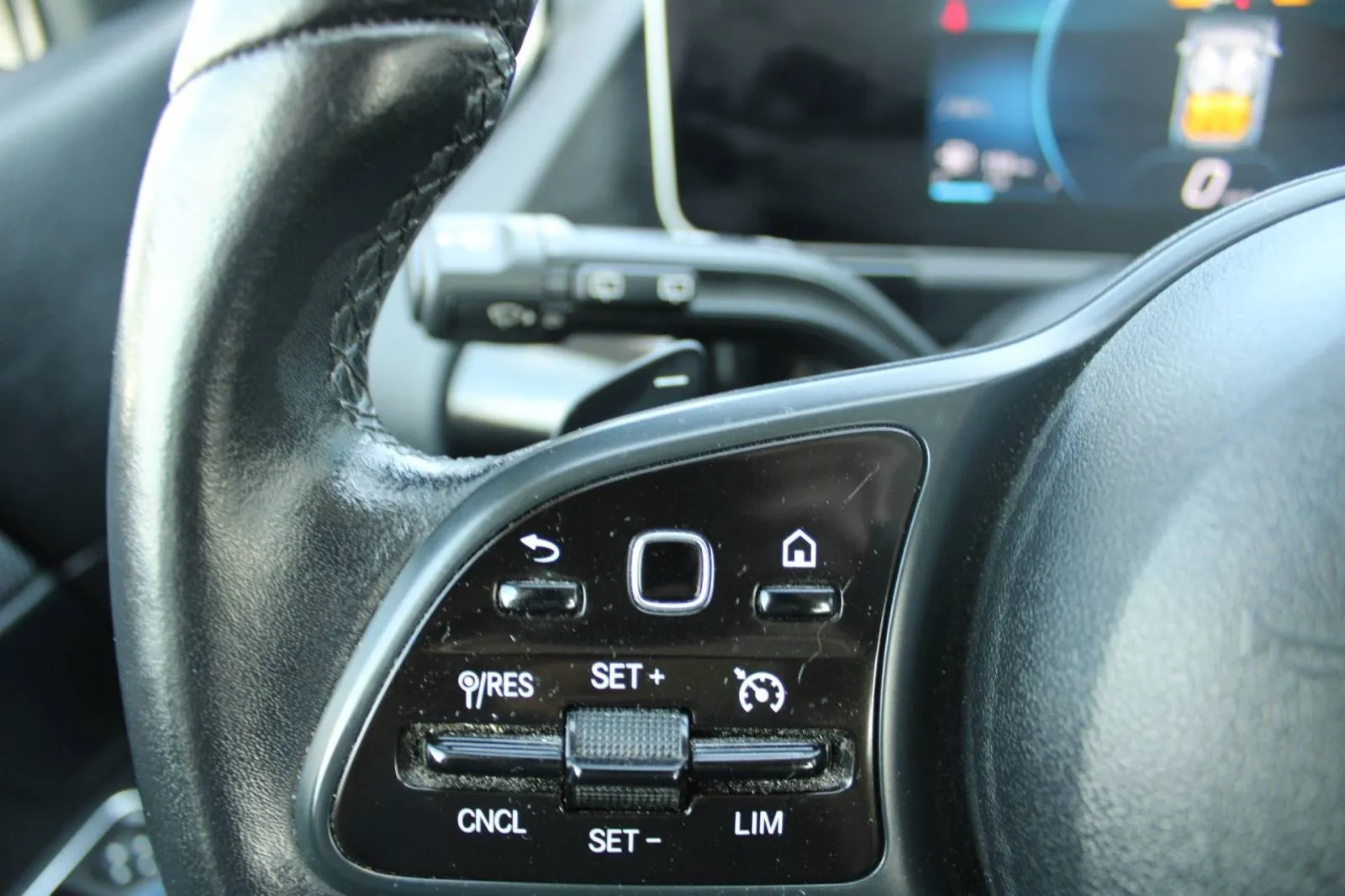 mercedes-benz klasa b 180d autoamtik *led, navigacija, kamera* - slika 17
