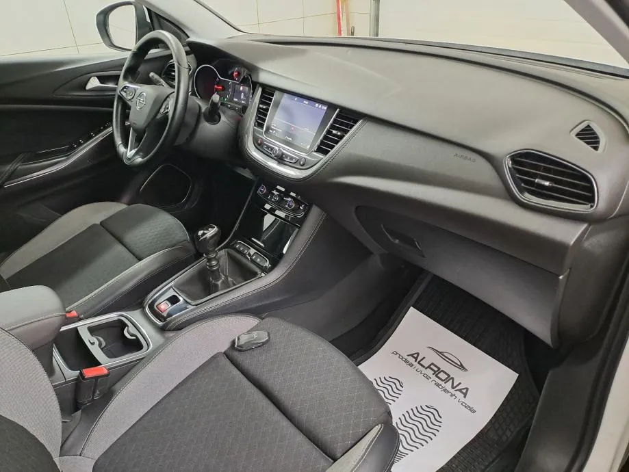 opel grandland 1.2 turbo*jamstvo*i.vlasnik,navi,led,novi zupčasti .. - slika 13