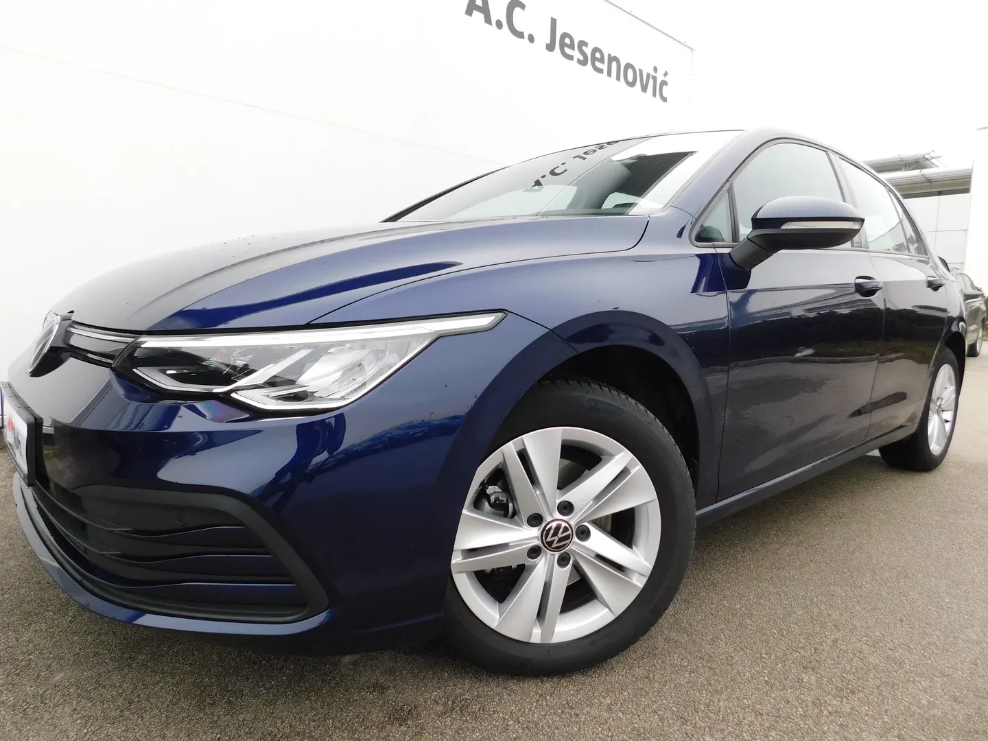11890 volkswagen golf 1.0 tsi life - slika 7