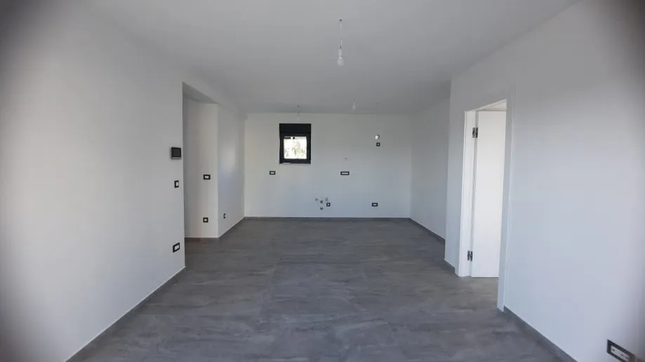 !!stan sa vrtom : murter, 78.00 m2, novogradnja (prodaja) - slika 3