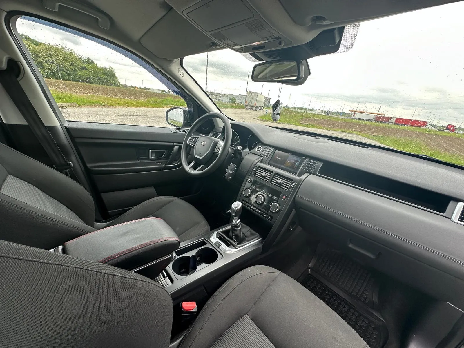 prodajem land rover discoveri sport - slika 16