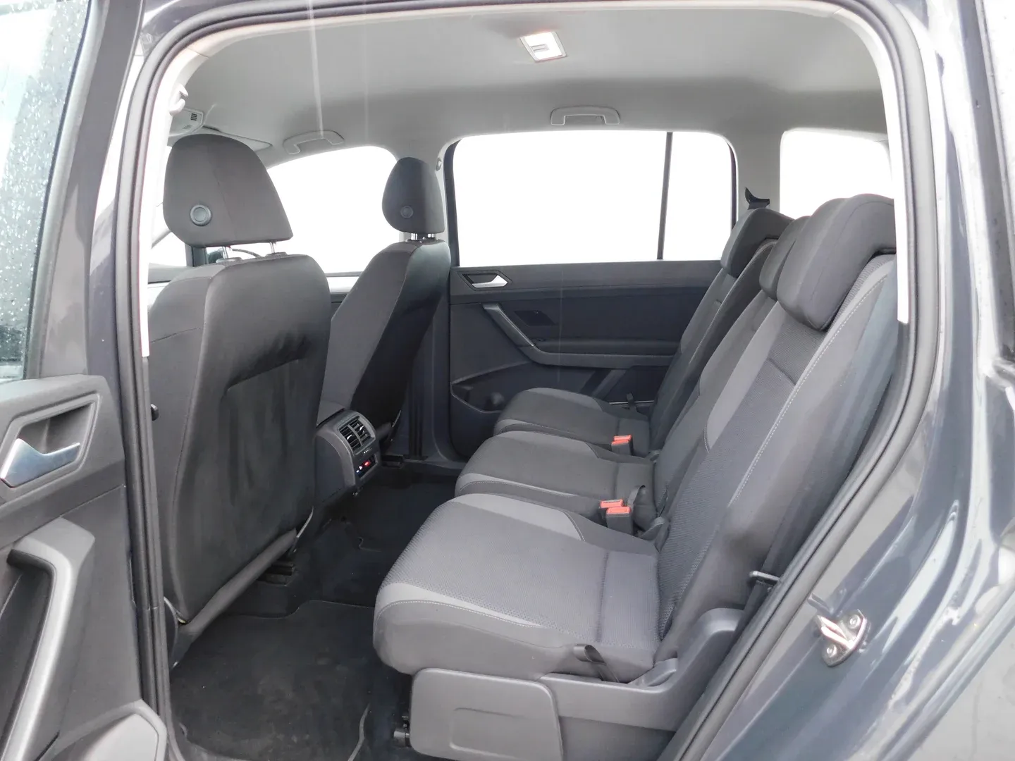 09292 volkswagen touran 1.6 tdi dsg trendline - slika 10