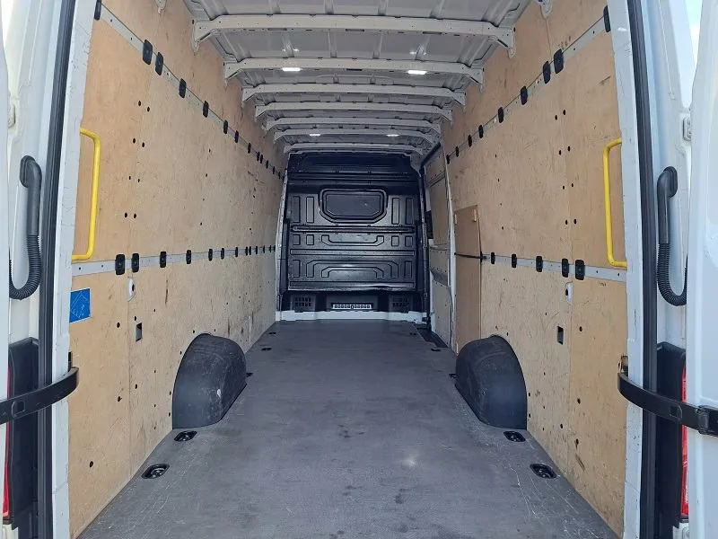 volkswagen crafter 2.0 tdi*177ks*klima*navigacija*kuka za vuču* - slika 8