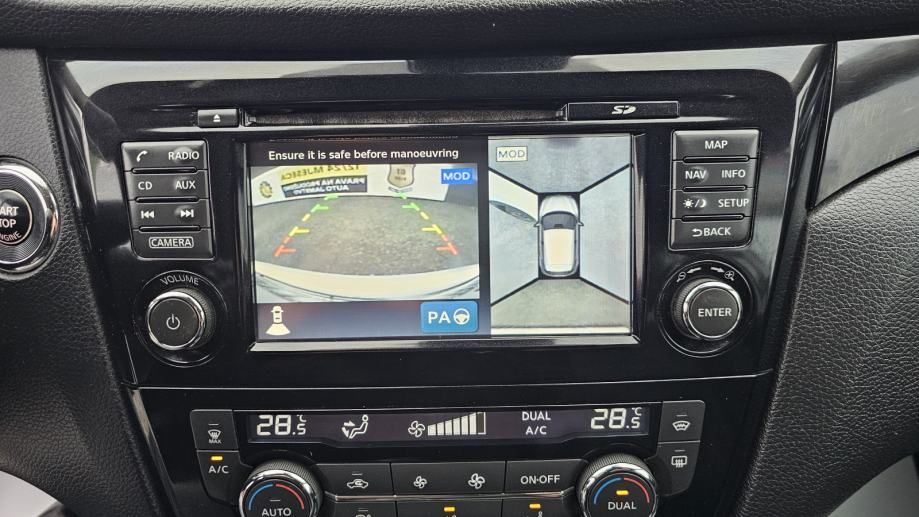 nissan qashqai1,6 dci,klima,panorama,navigacija,koža,kamera 360,alu 18 - slika 14