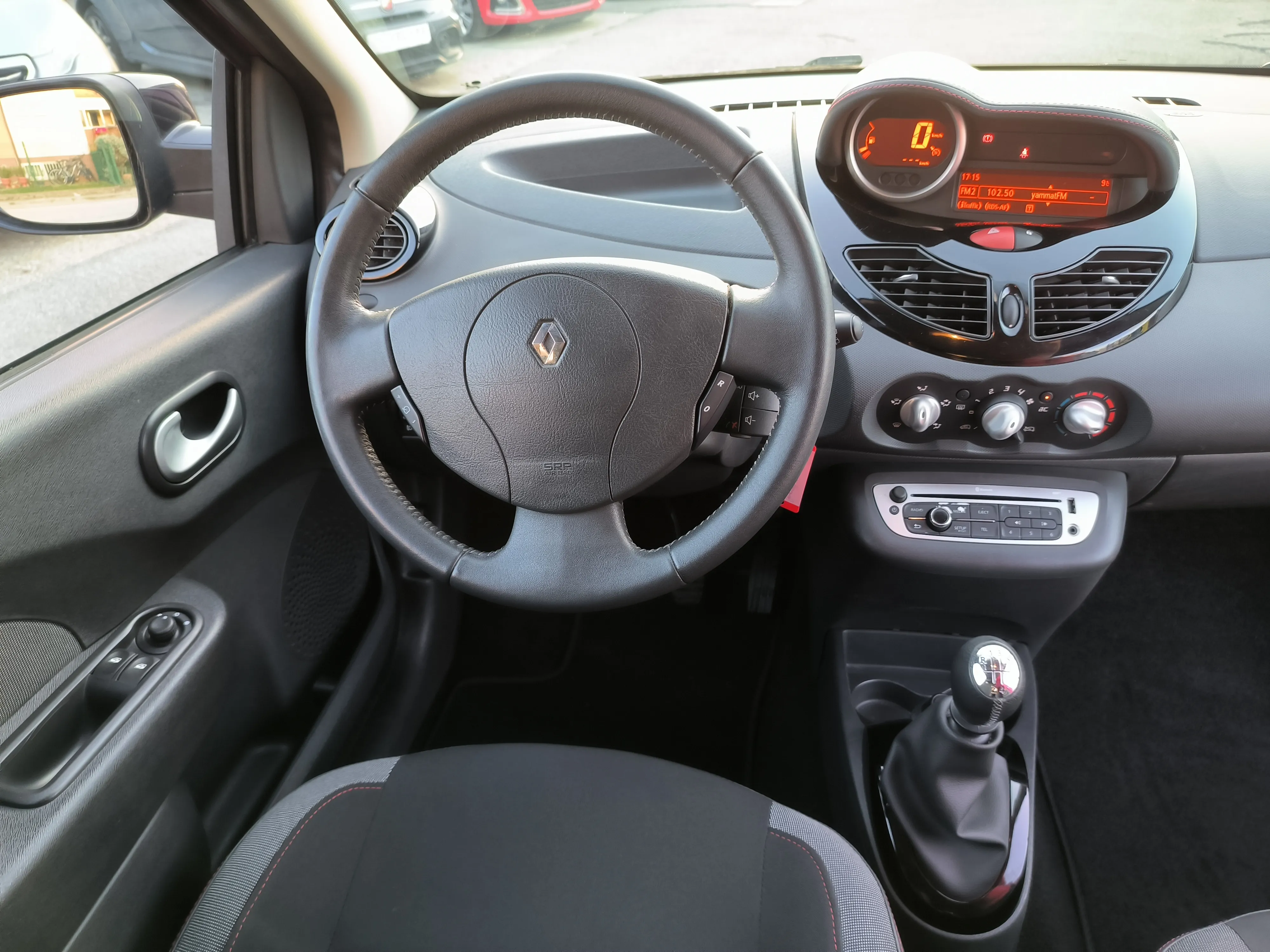 renault twingo 1,2 dynamique, v. servis, jamstvo, reg. 1 godinu - slika 12