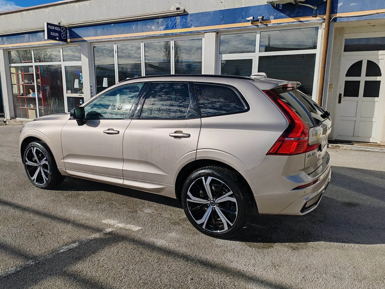 volvo xc60 b4 - slika 18