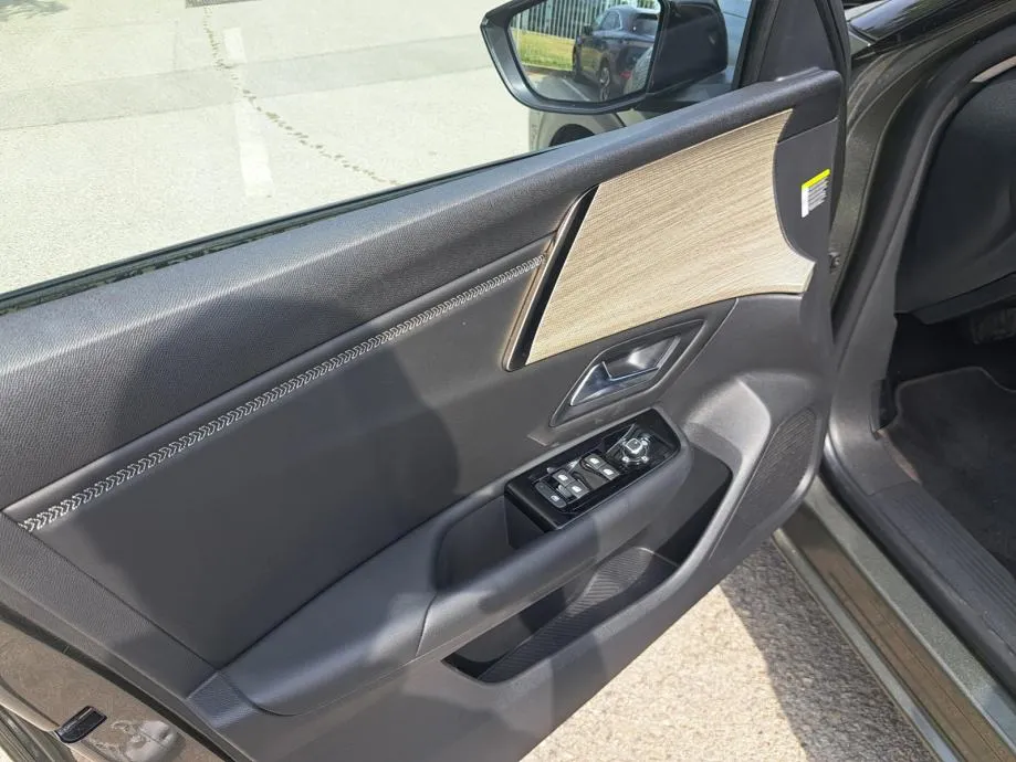 citroën c5 x plus plug-in hybrid 180 ë-eat8 - slika 10