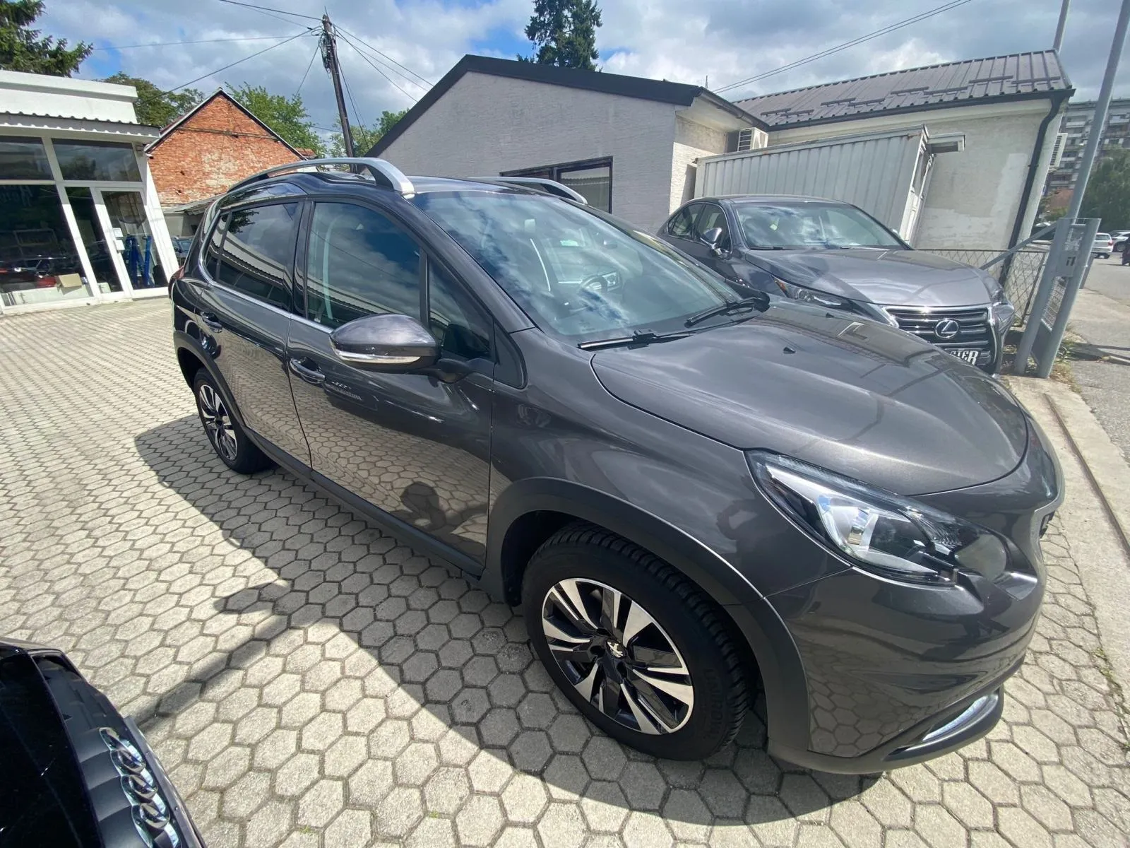 Peugeot 2008 1,2 PureTech AUTOMATIK, NAVI, TEMPOMAT, 4X GARANCIJA!!! - Martinovka