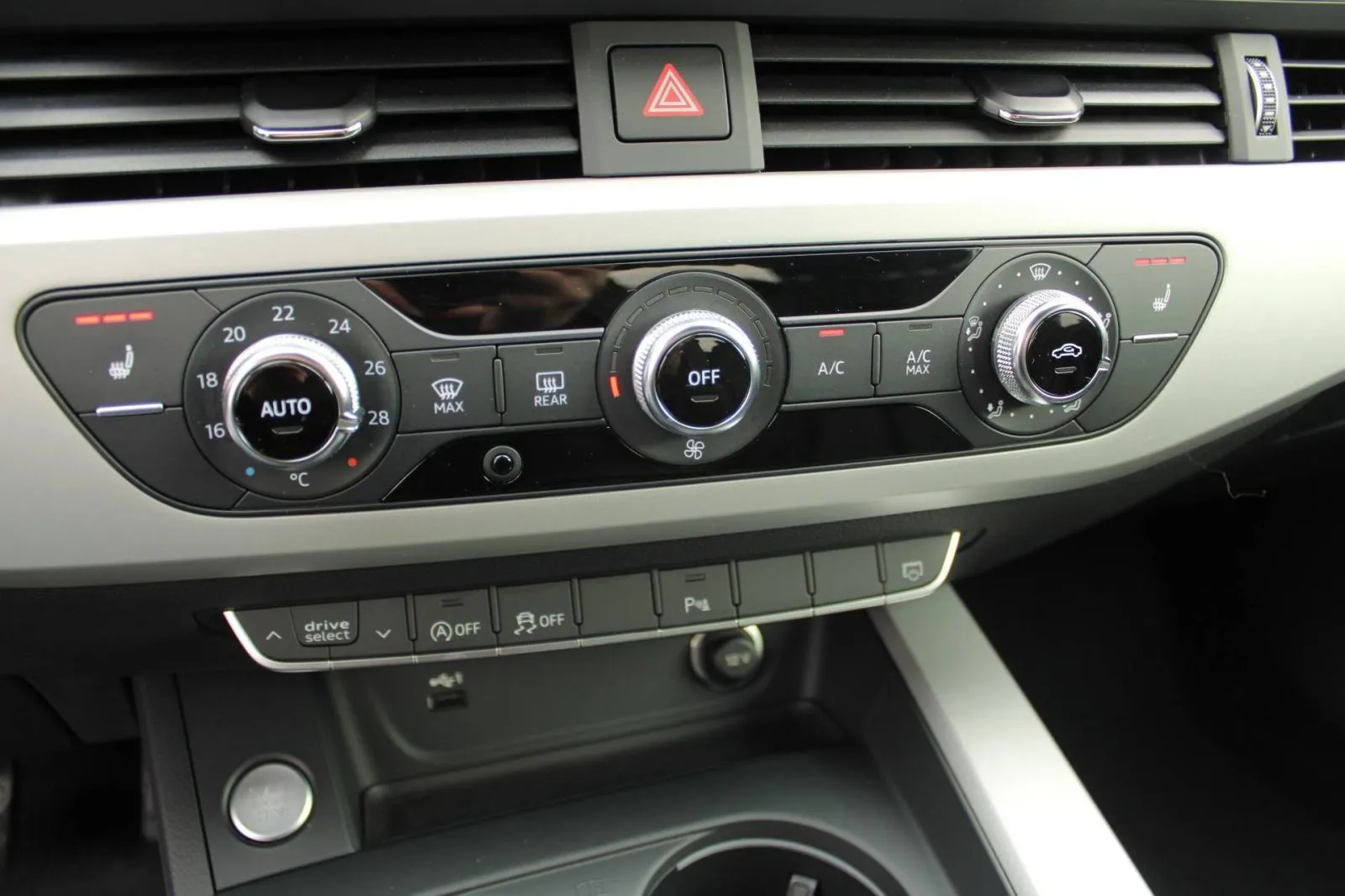 audi a5 sportback 35 tdi s-tronic s-line *virtual, led, navigacija* - slika 19