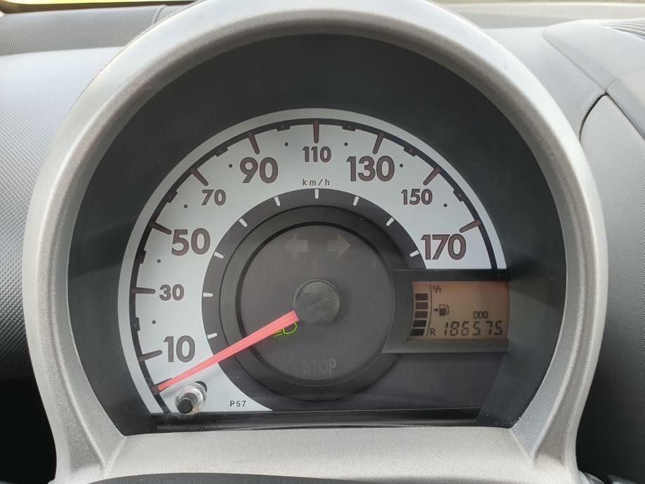 citroën c1 1,0 2009 god, 186000 km, servo,kartice - slika 13