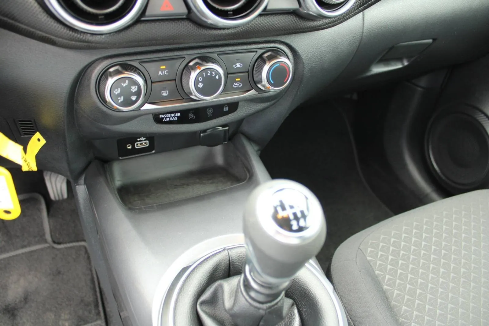 nissan juke 1.0 dig-t *led, navigacija, kamera* - slika 16