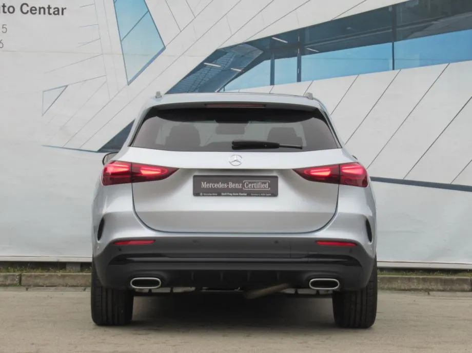 mercedes-benz gla 200 d amg line/night/pano/multibeam led/keyless - slika 7