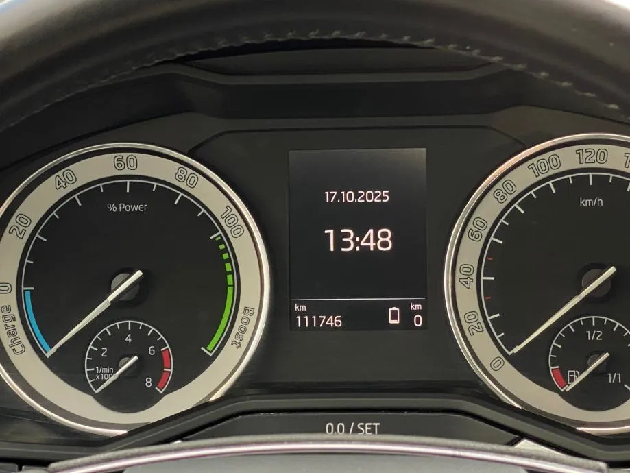 škoda superb combi 1,4 tsi plug-in hybrid executive dsg 4xgarancije - slika 15