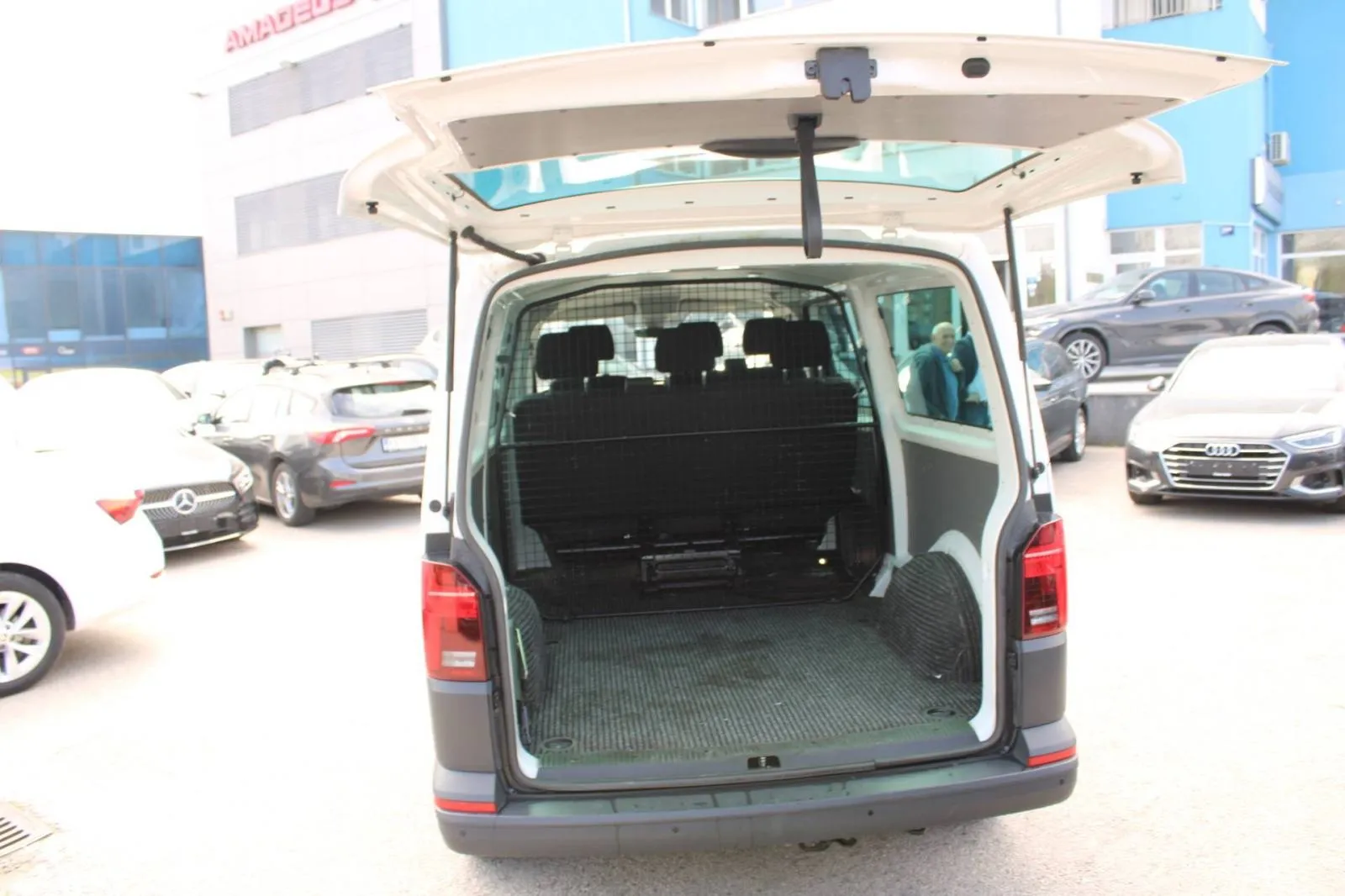 vw transporter 2.0 tdi 150ks n1 - 6 sjedala, 2022 god. - slika 6