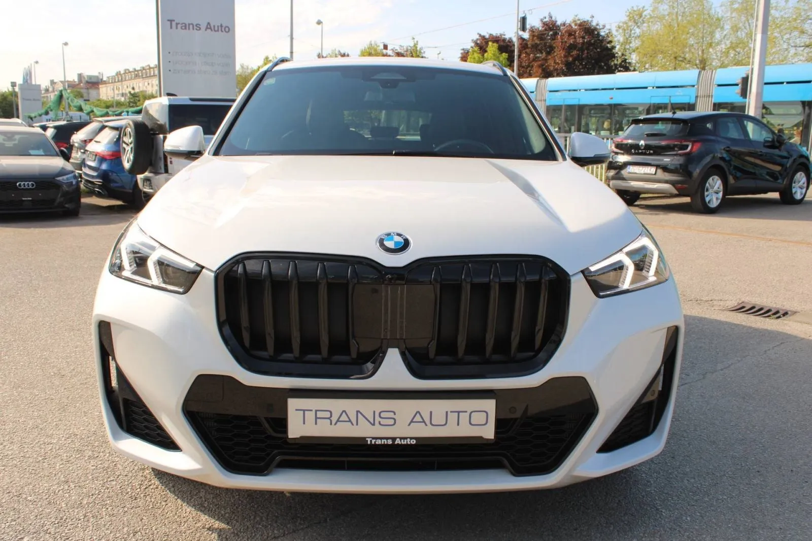 bmw x1 20d xdrive automatik m-paket *led, navigacija, kamera* - slika 2