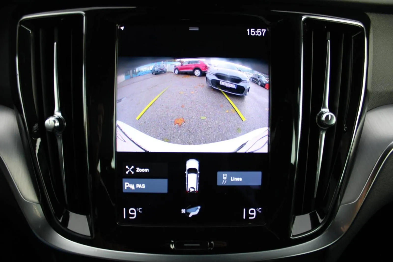 volvo v60 2.0d b4 automatik *led, navigacija, kamera* - slika 15