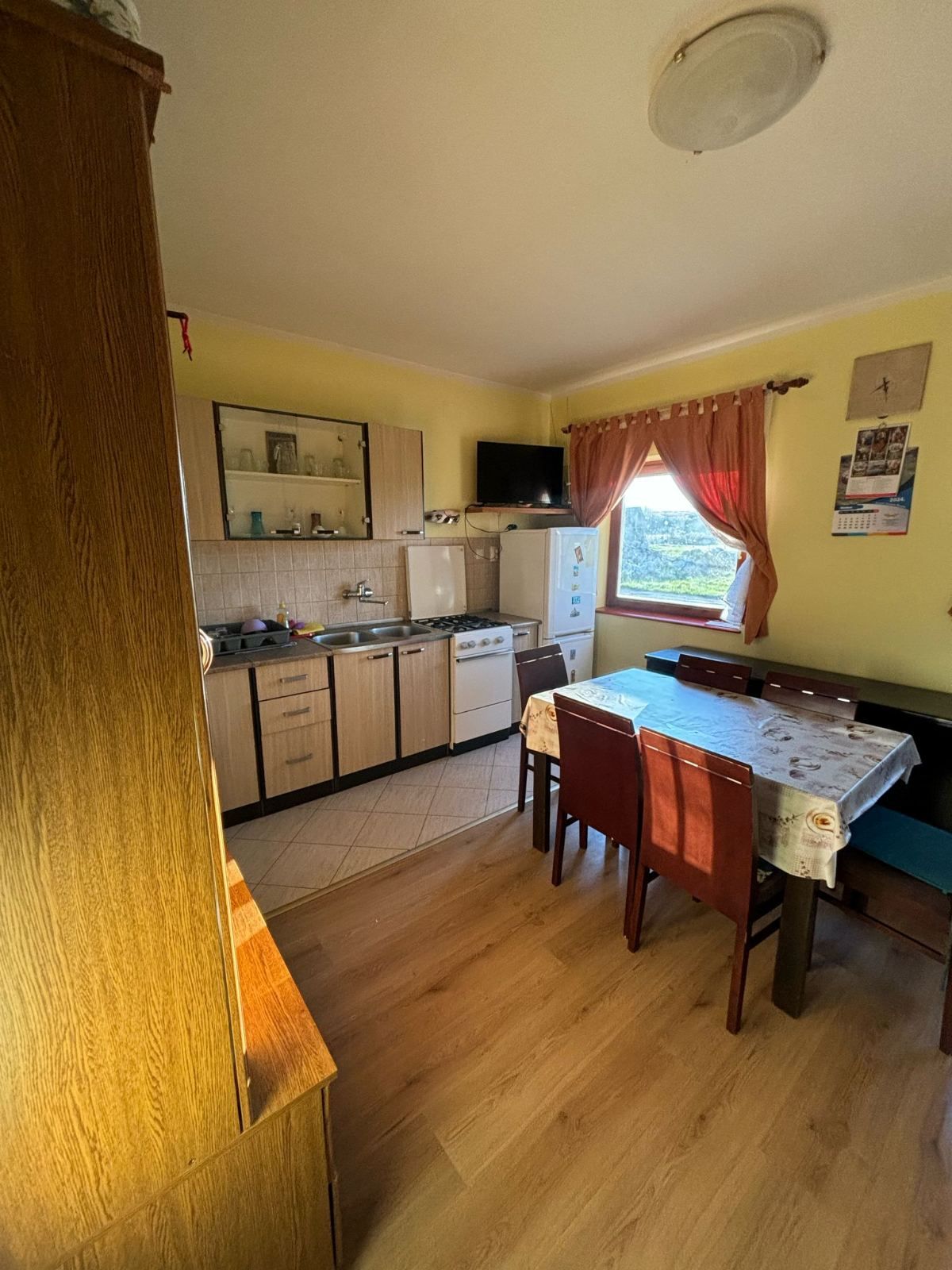 kuća + 11.000 m2 zemljišta - slika 3