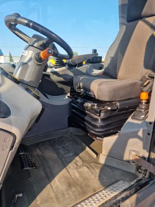 teleskopski utovarivač jcb - slika 6