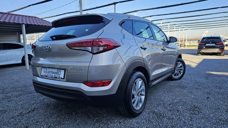 hyundai tucson 1.7 crdi,automatic,led,navigacija,kamera,pdc,alu,klima, - slika 2