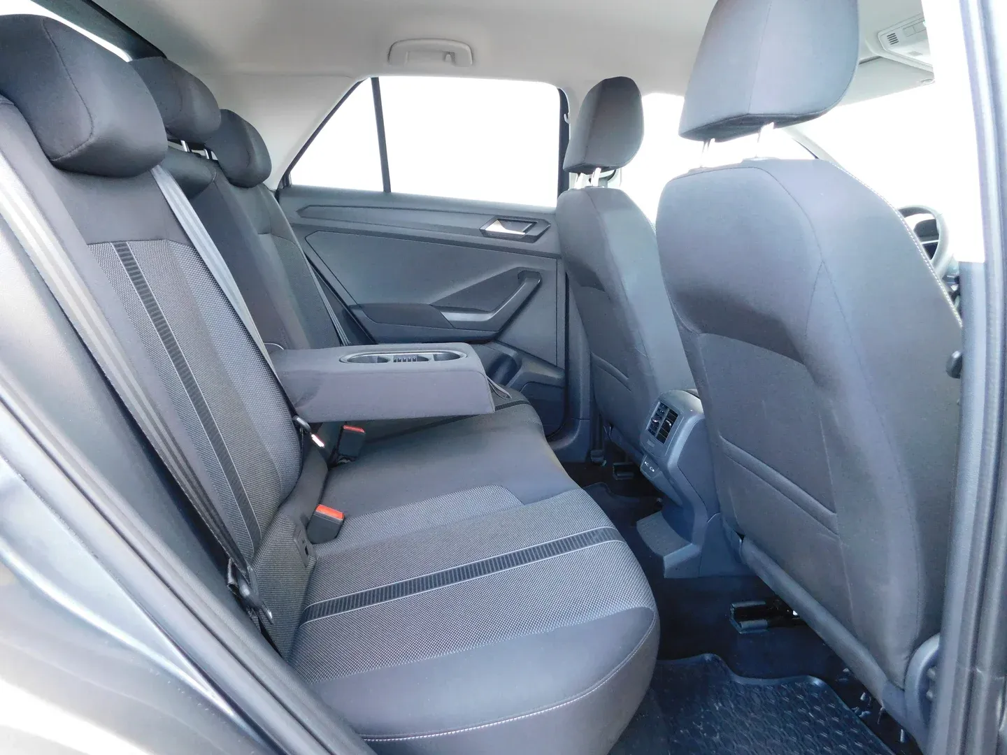 10199 volkswagen t-roc 1.5 tsi evo dsg life - slika 12