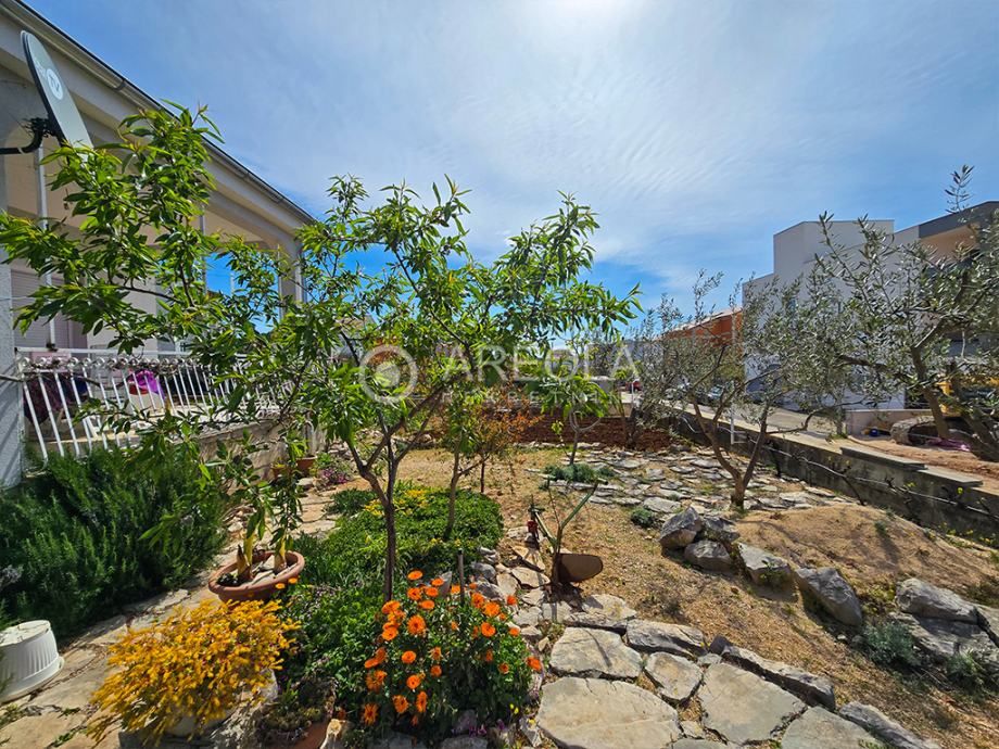 vodice - kuća s okućnicom! (prodaja) - slika 5