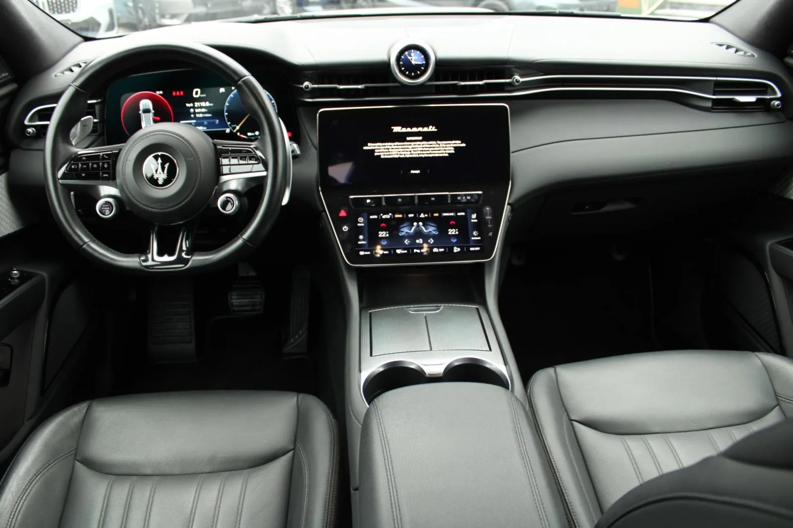 maserati grecale gt q4 automatik *panorama, led, kamera* - slika 18