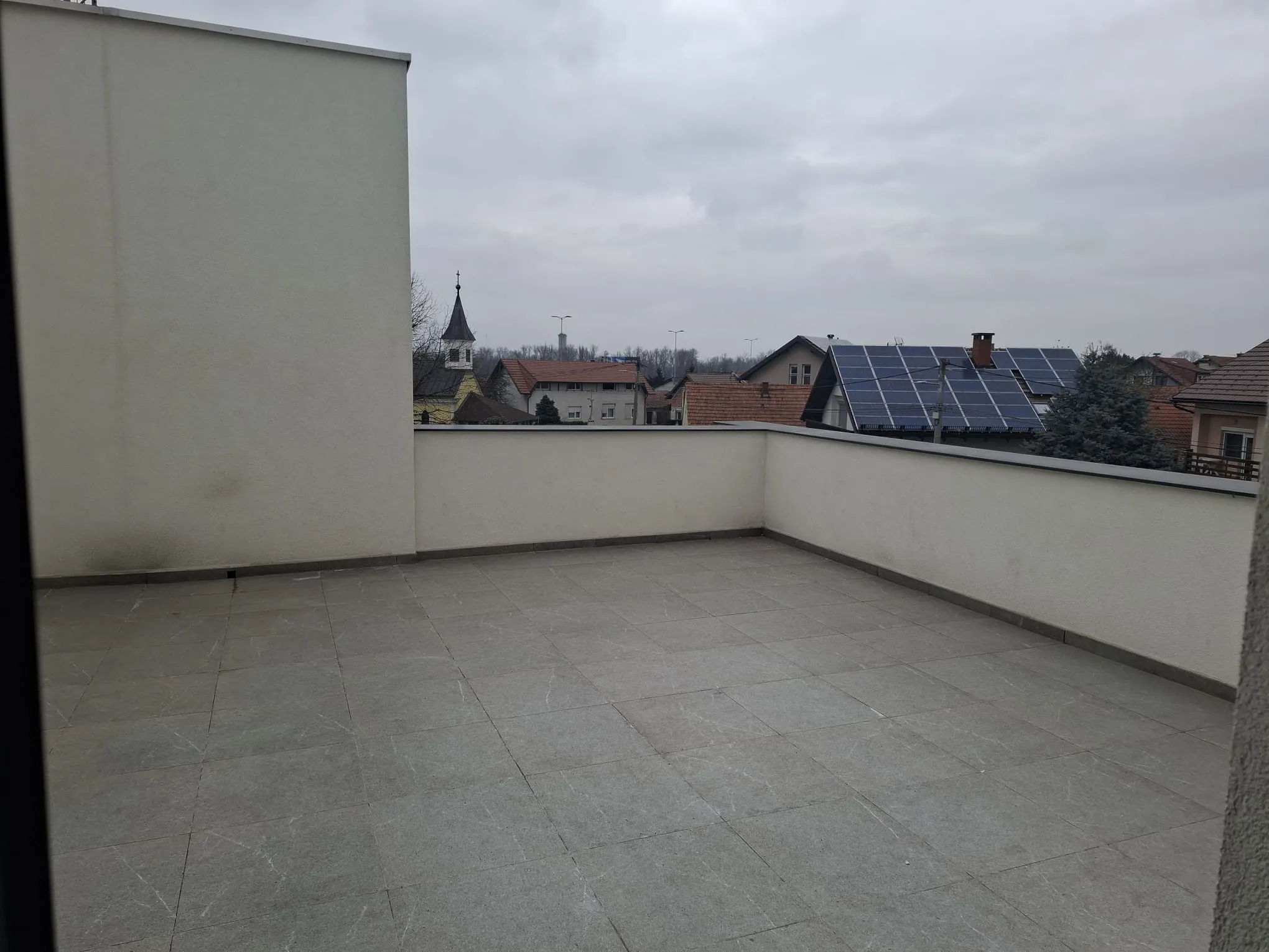 trosoban stan u novogradnji - slika 6