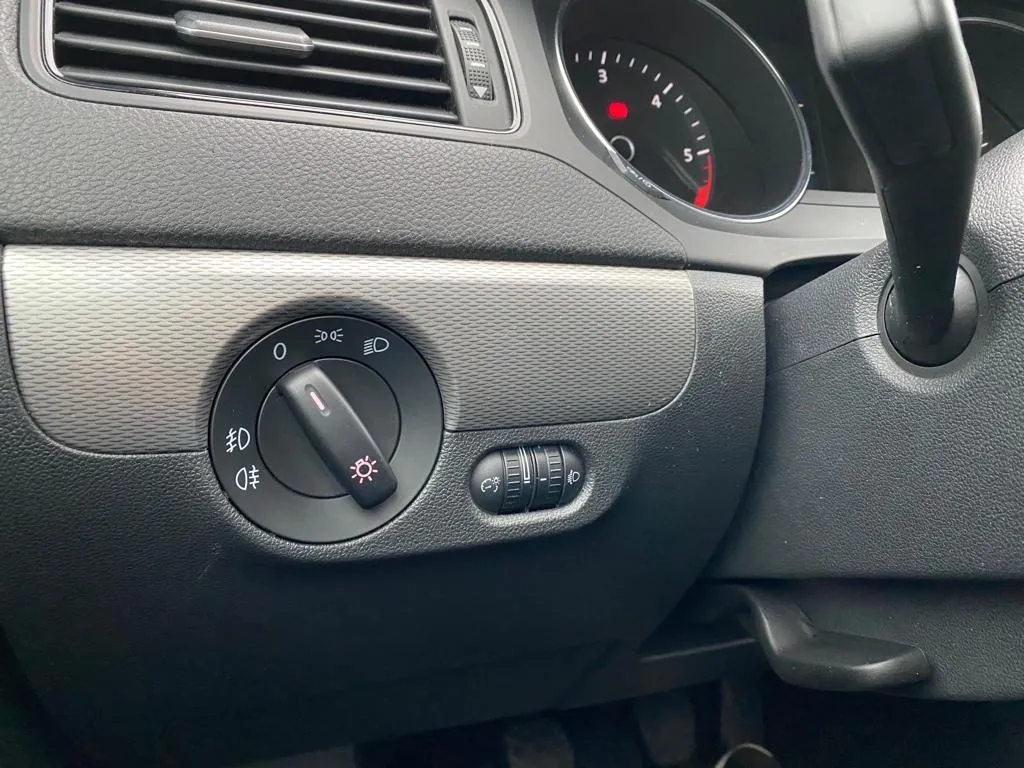 vw jetta 2.0 tdi, aut. klima, park. senzori, 1. vlasnik, 4x garancija! - slika 5