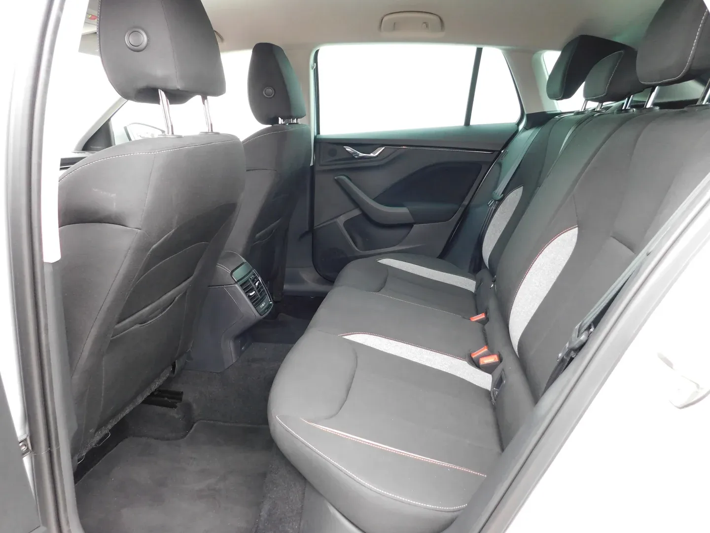 11744 škoda scala fl selection 1.0 tsi - slika 10