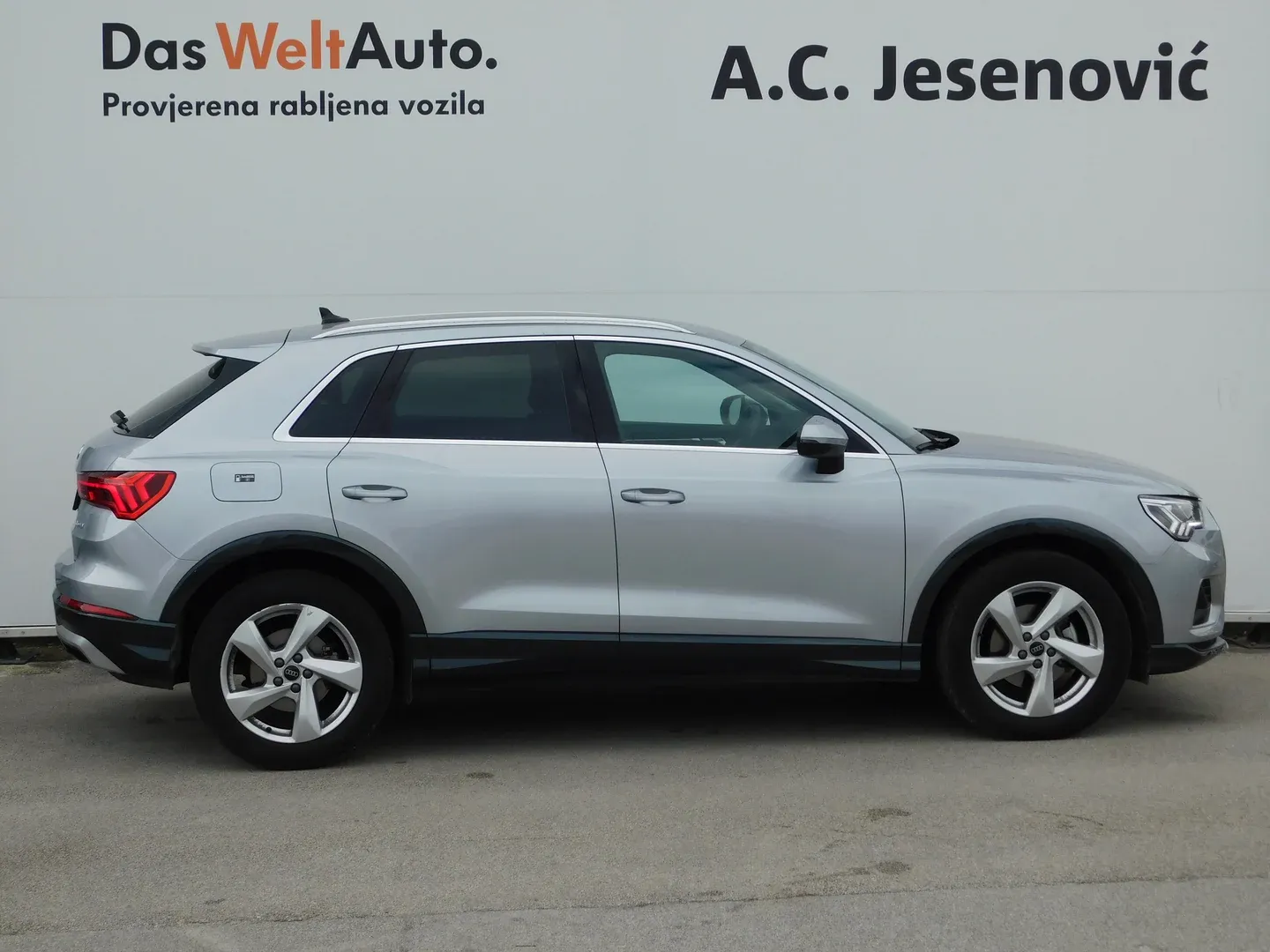 12568 audi q3 35tdi s tr advanced+ - slika 4