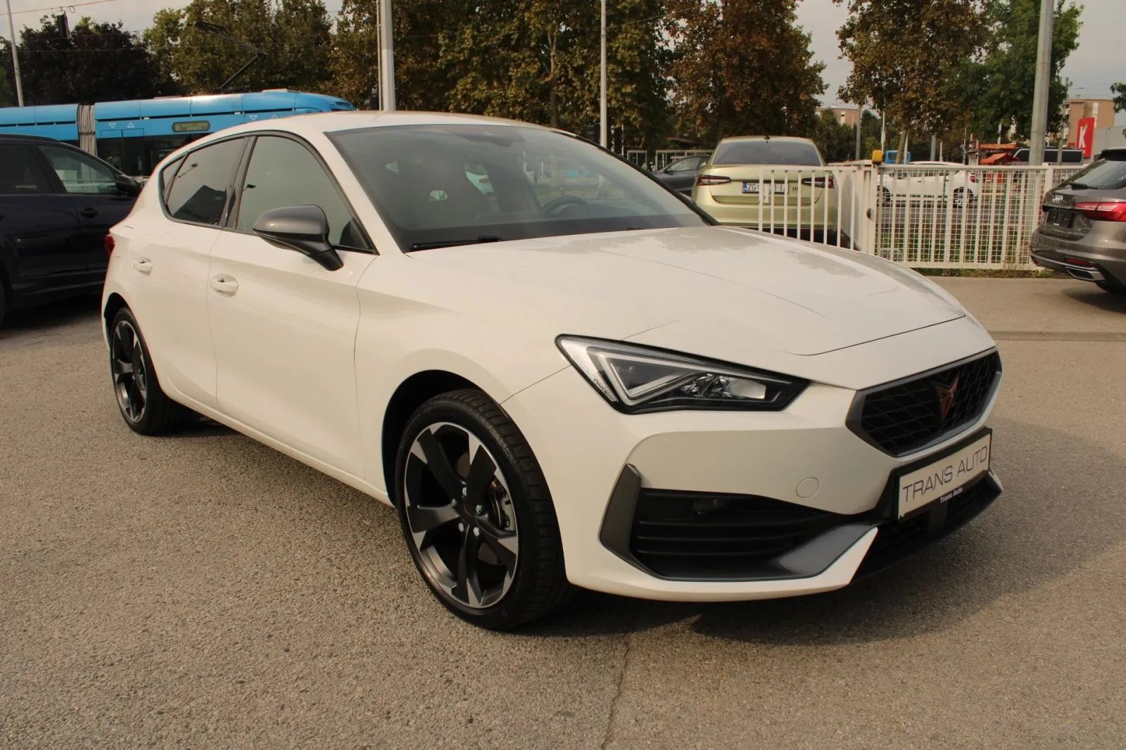 cupra leon 1.4 e hybrid dsg *led,navigacija* automatik - slika 2