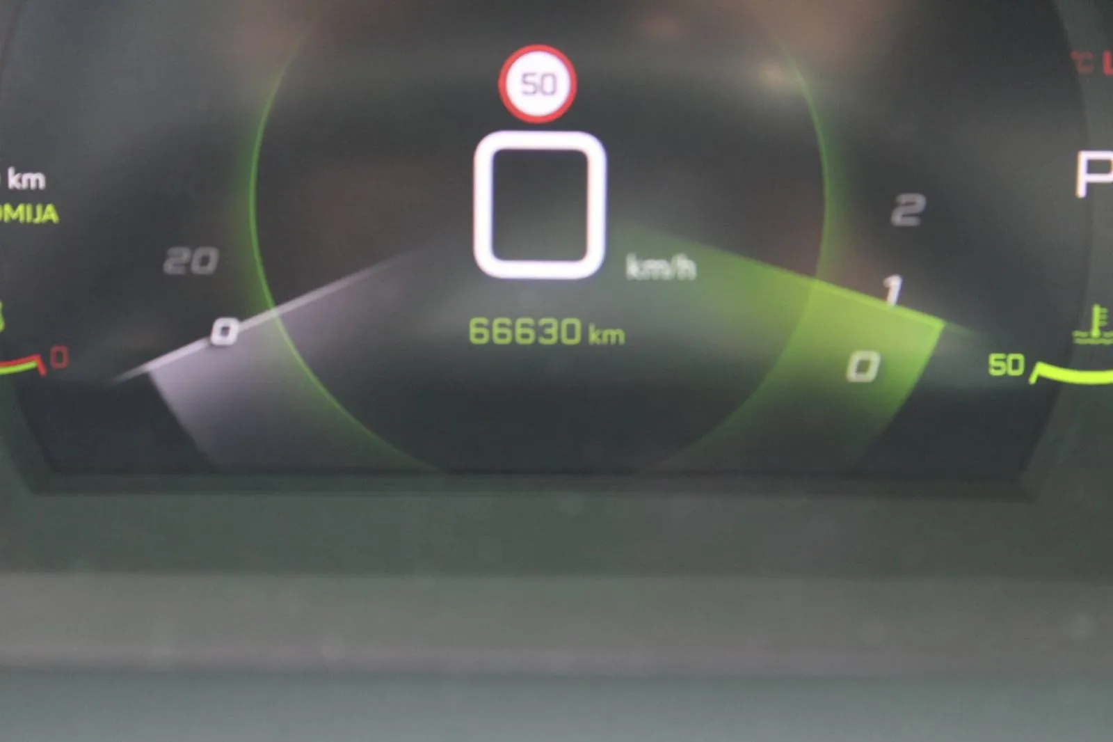 peugeot 2008 155 gt line automatik *panorama, led, kamera* - slika 24