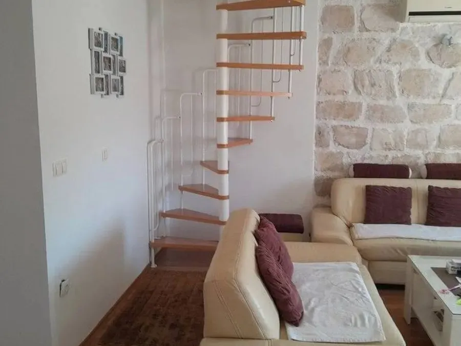 kuća na prodaju - blato - slika 7
