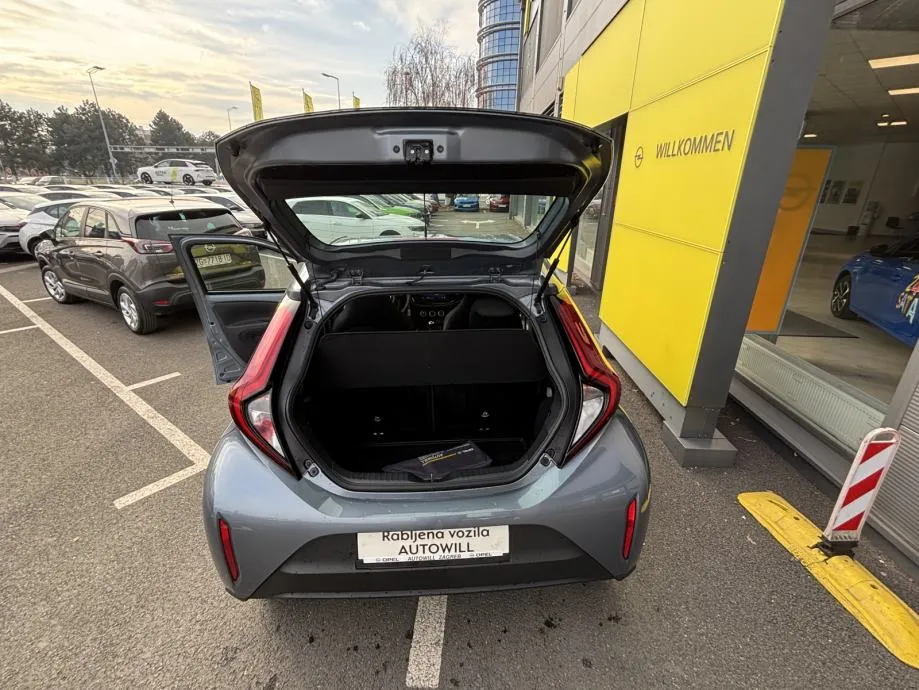 toyota aygo x 1,0 vvt - i x-play - slika 7
