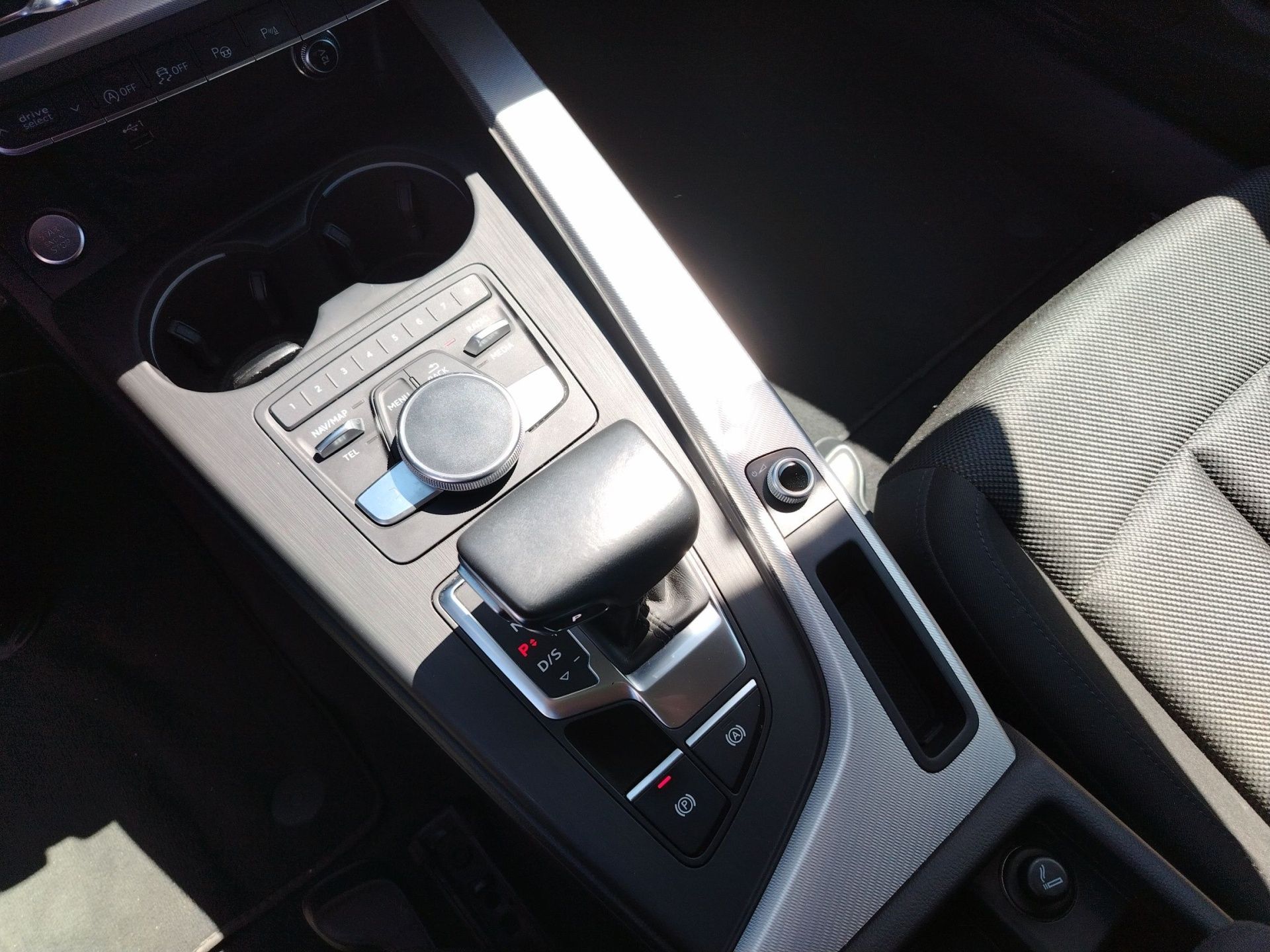 audi a4 2.0 tdi - slika 13