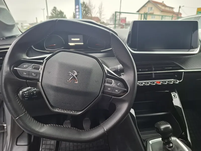 peugeot 208 1,2 puretech*style*100ks*klima*tempomat* - slika 16