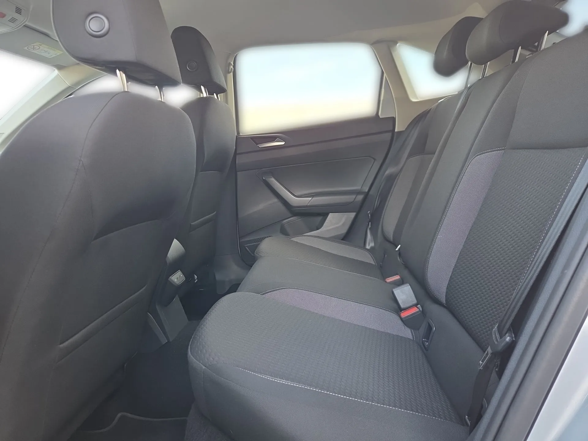 volkswagen taigo life 1.0 tsi 85kw dsg - slika 11