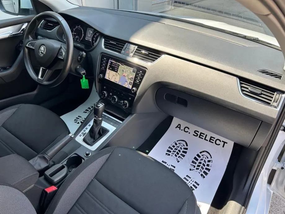 škoda octavia sw dsg - 2019 - navi - led - servis - reg 1 god !!! - slika 9