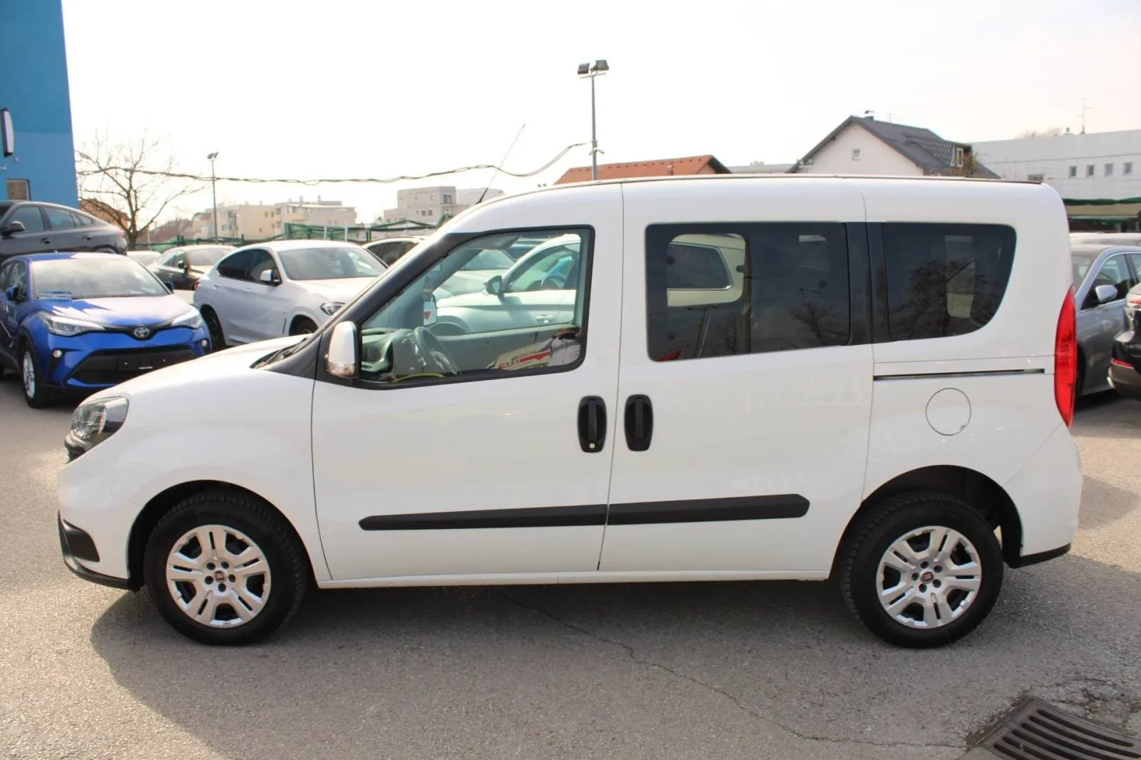 fiat doblo 1.6 mjt n1 - 5 sjedala, 2019 god. - slika 8