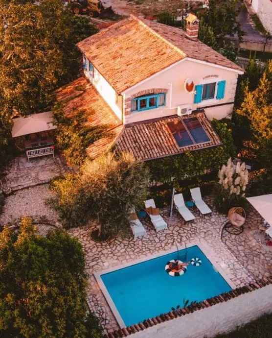 Kuća: Poreč, 164.00 m2, bazen, mirna lokacija