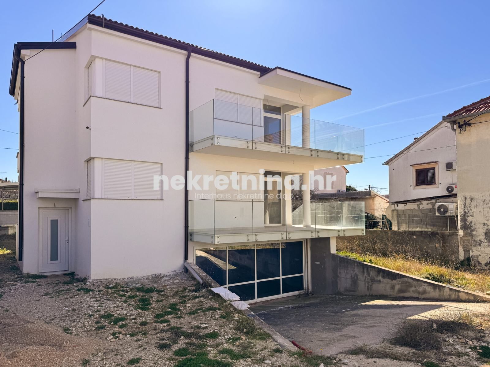 prodaja - kuća - 3 stana - biograd na moru - blizina centra - 239m2 - slika 4