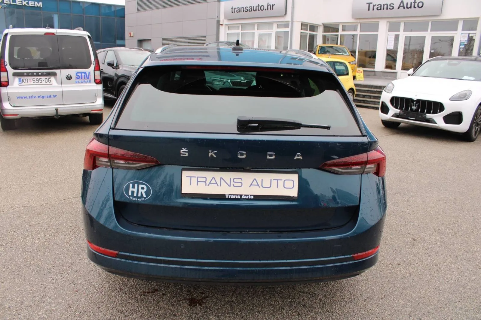škoda octavia combi 2.0 tdi *panorama, led, navigacija, kamera* - slika 6