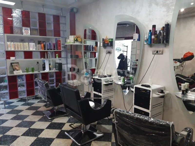 avenija dubrava-dvorišni lokal, opremljen za frizerski salon, 30 m2 (iznajmljivanje) - slika 2