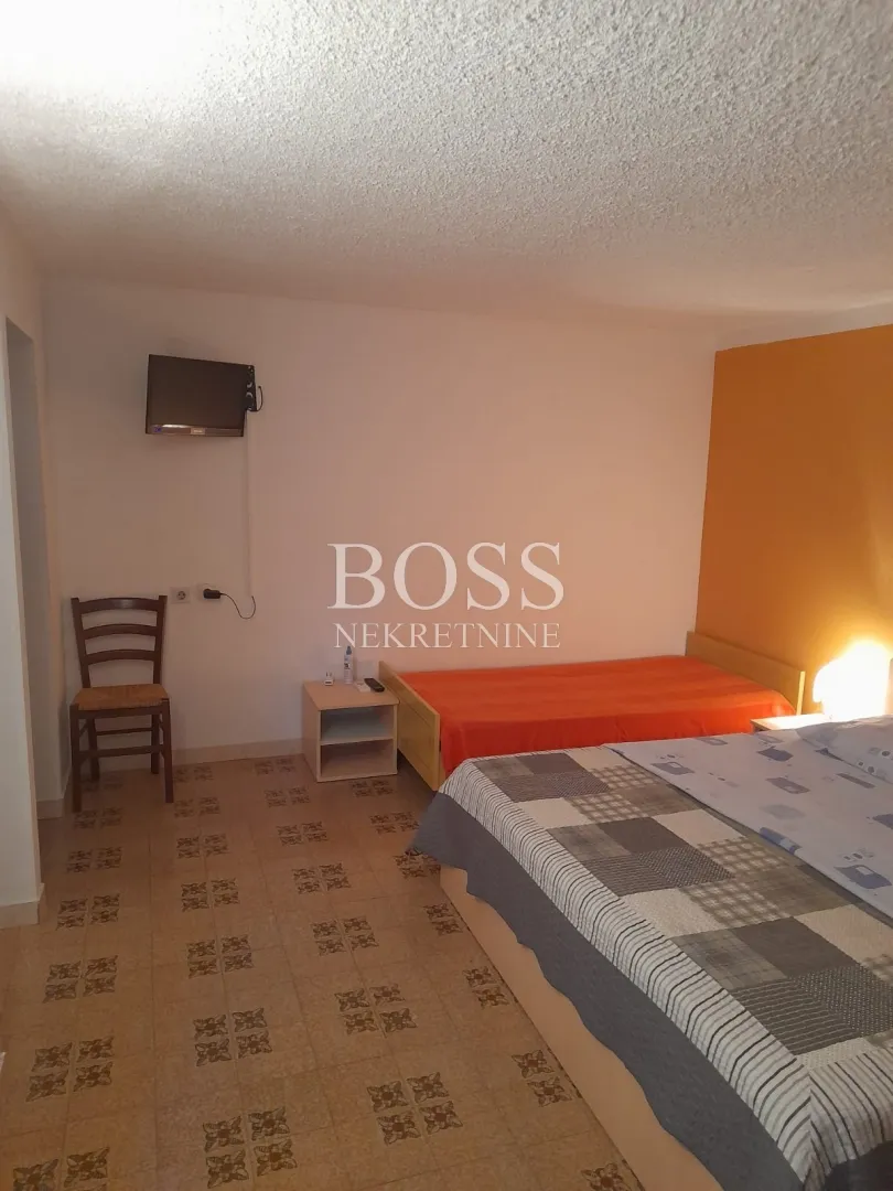rab, samostojeća kuća 320m2, prilika! - slika 12