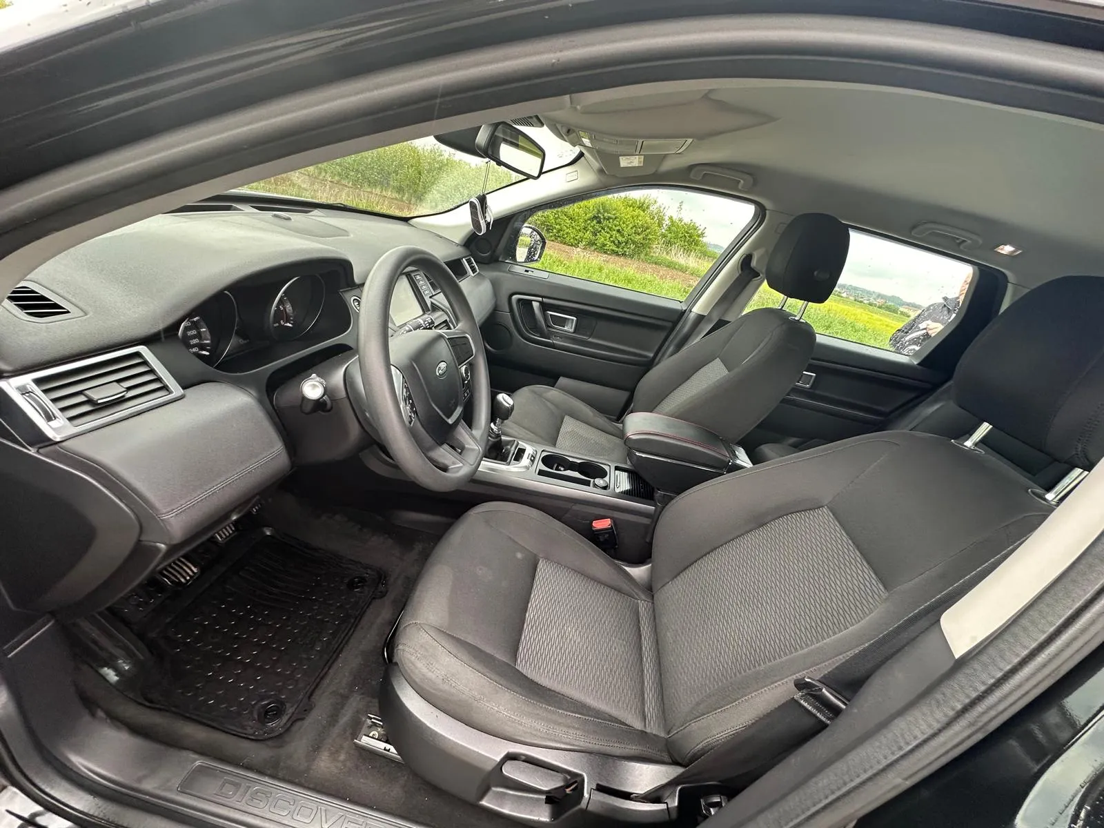 prodajem land rover discoveri sport - slika 15