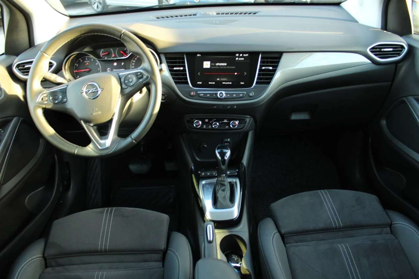 opel crossland 1.2 turbo automatik *led, navigacija* - slika 13