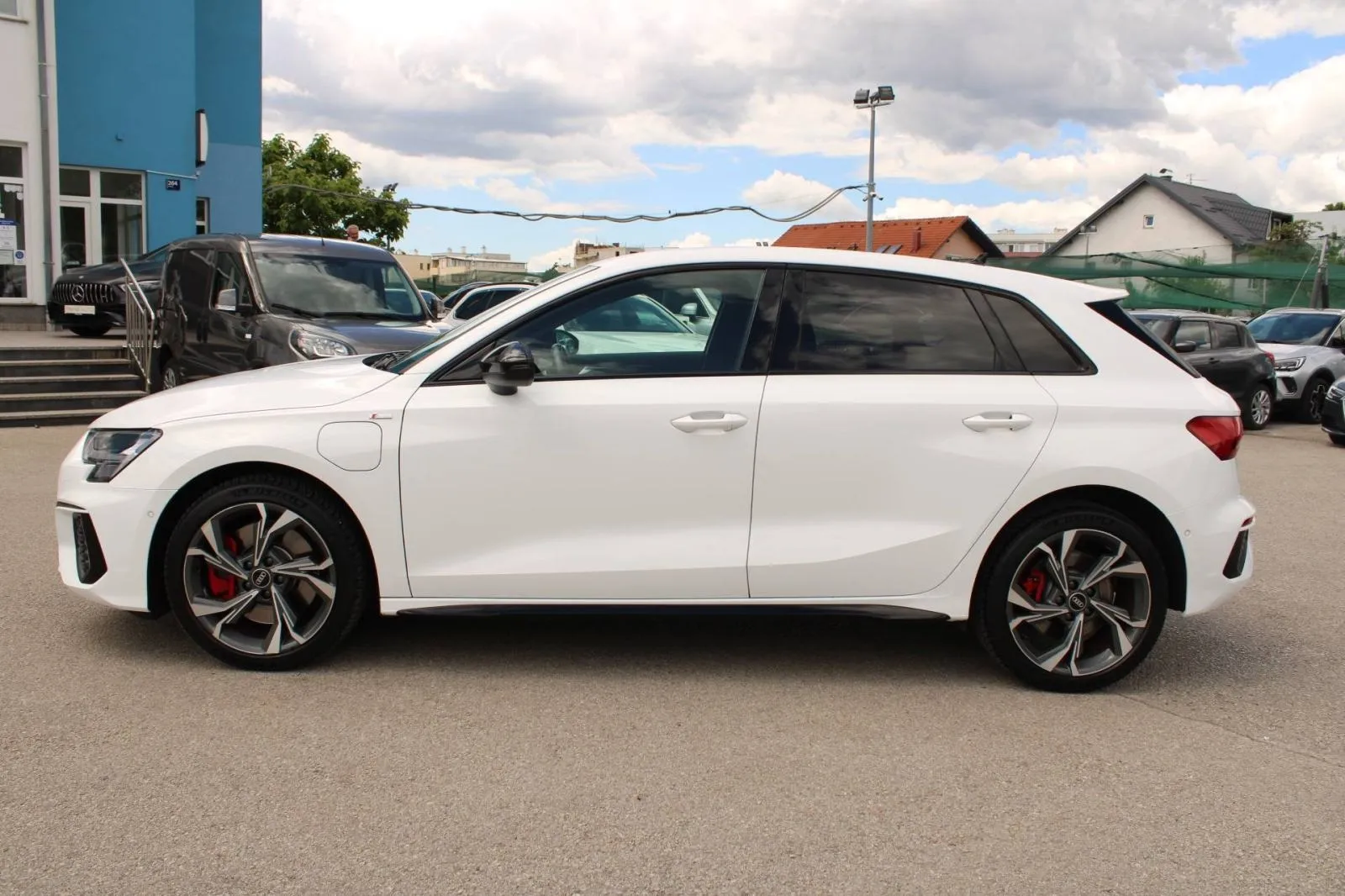 audi a3 45 tfsi e s-tronic s-line *virtual, led, navigacija* - slika 8