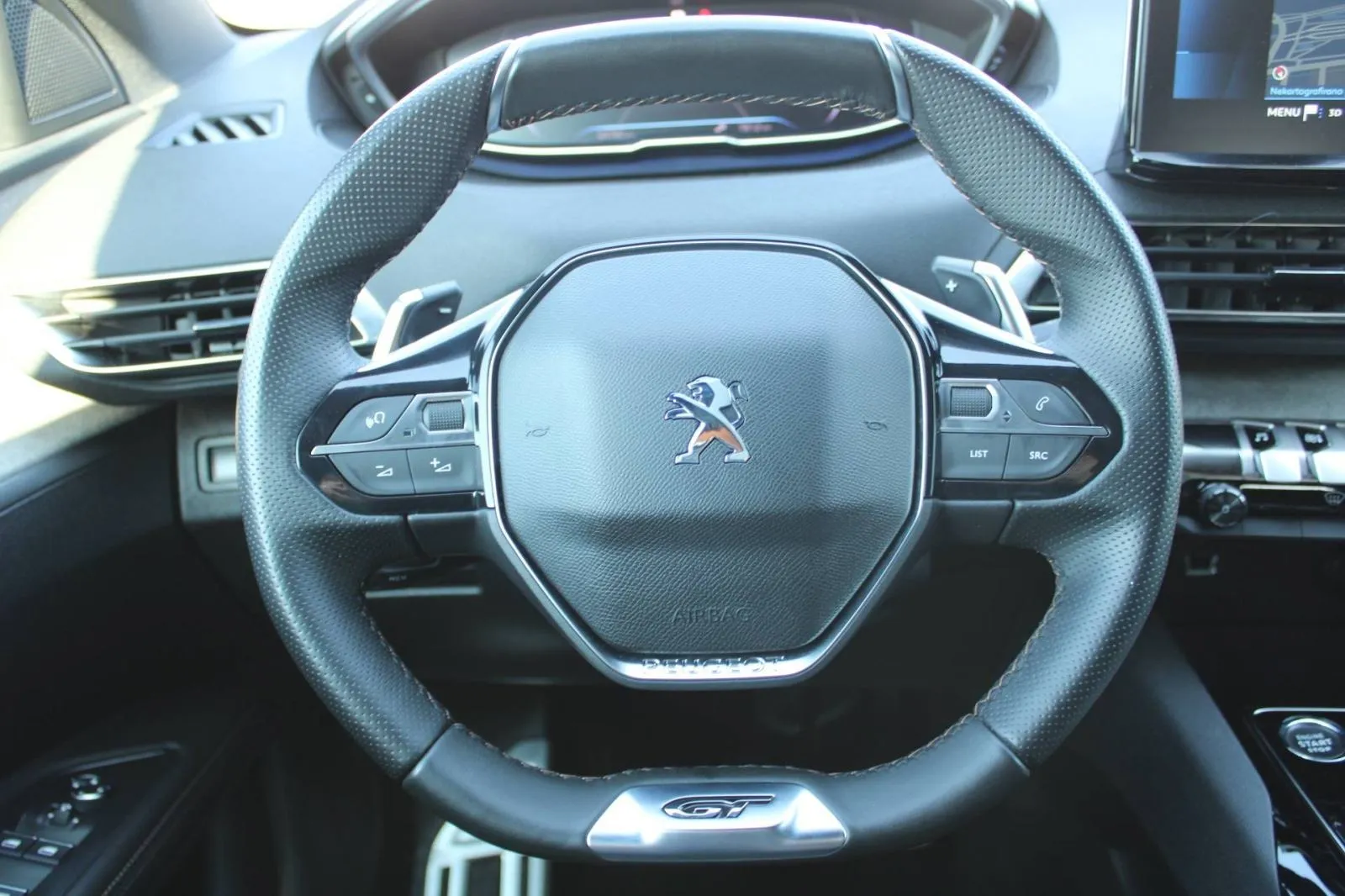 peugeot 5008 1.2 puretech gt line automatik 7 sjedala - slika 15